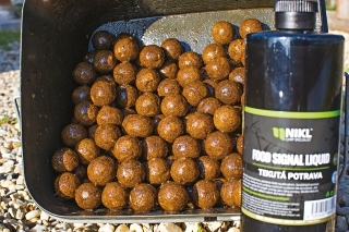 3 kg 24 mm Food Signal boilies bohate preliate tekutou potravou.