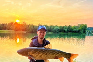 Keď voda „vrie“ – horúci júl na method feeder