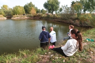 Deti si precvičili rybolovné techniky, vyskúšali si hod so Spombou na presnosť a dokonca zdolali i nejedného kapríka.