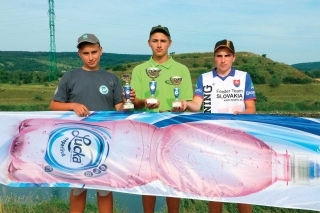 Najúspešnejší v kategórii U-15 zľava: 2. miesto  Róbert Škovran, 1. miesto Filip Sopúch, 3. miesto Tomáš Vaško.