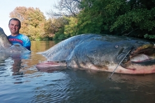 Juzek s jeho 260 cm   z rieky Rhona.