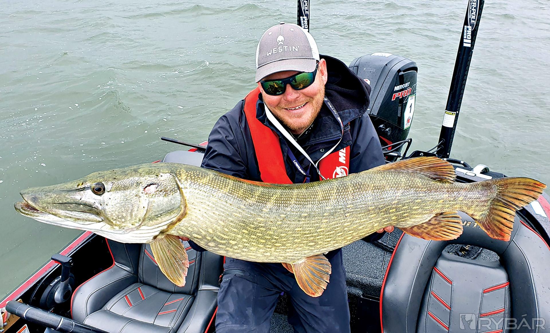 Najväčšia šťuka pretekov ulovená Radkom Filipom na nástrahu Bullteez – 117-centimetrový krokodíl.