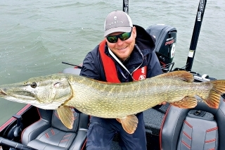 Najväčšia šťuka pretekov ulovená Radkom Filipom na nástrahu Bullteez – 117-centimetrový krokodíl.