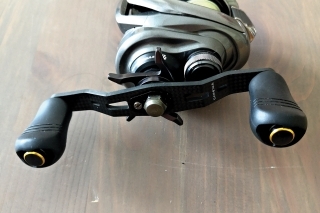 Baitcast po výmene kľučky z 85 na 105 mm.