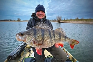Petr a jeho jediná ryba výpravy, ostriež 46 cm.