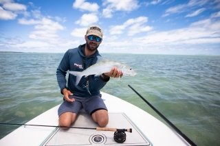 Bonefish chytený z lode.