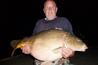Dušan s kaprom 23,1 kg. Kvôli takémuto úlovku som sa snažil dať do toho všetko. A vyšlo to!