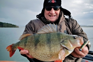 Sebastian a jeho osobáčik 51cm, ktorého chytil na gumičku na prepad.