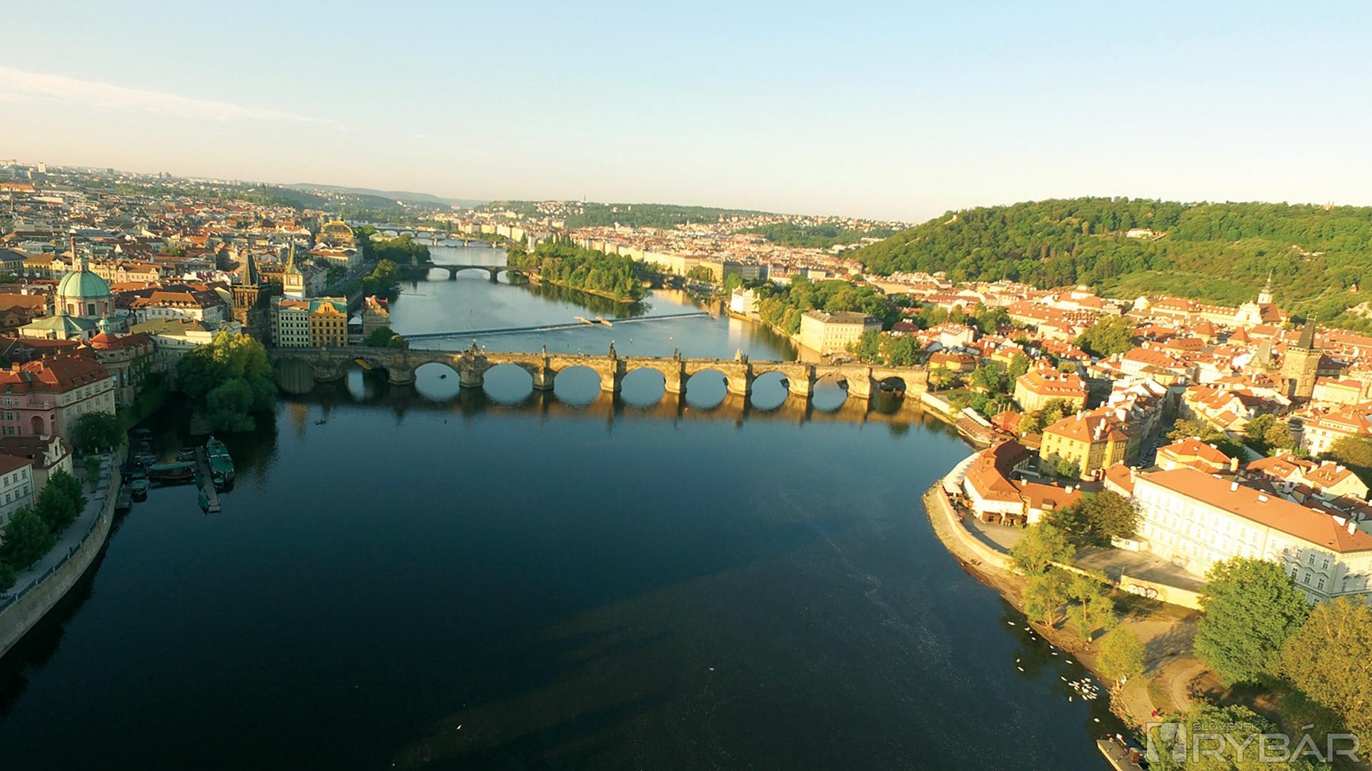 Karlov most z vtáčej perspektívy.