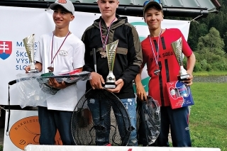 Viťazi pretekov Podolínska pätnástka: 1. Matej Džima, 
2. Juraj Gracák, 
3. Oliver Pačaj.