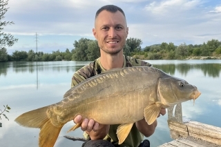 Prázdne nadipované krmítko funguje.